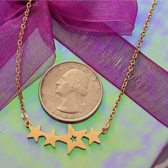 Gold Stars Pendant Charm Design Stainless Steel Necklace - Picture 4 of 8